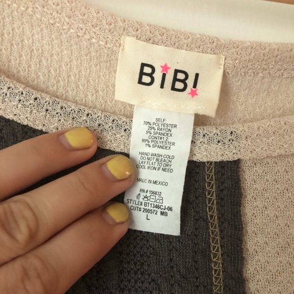 Never warn lightweight long sleeve w/pocket - Picture 2 of 6